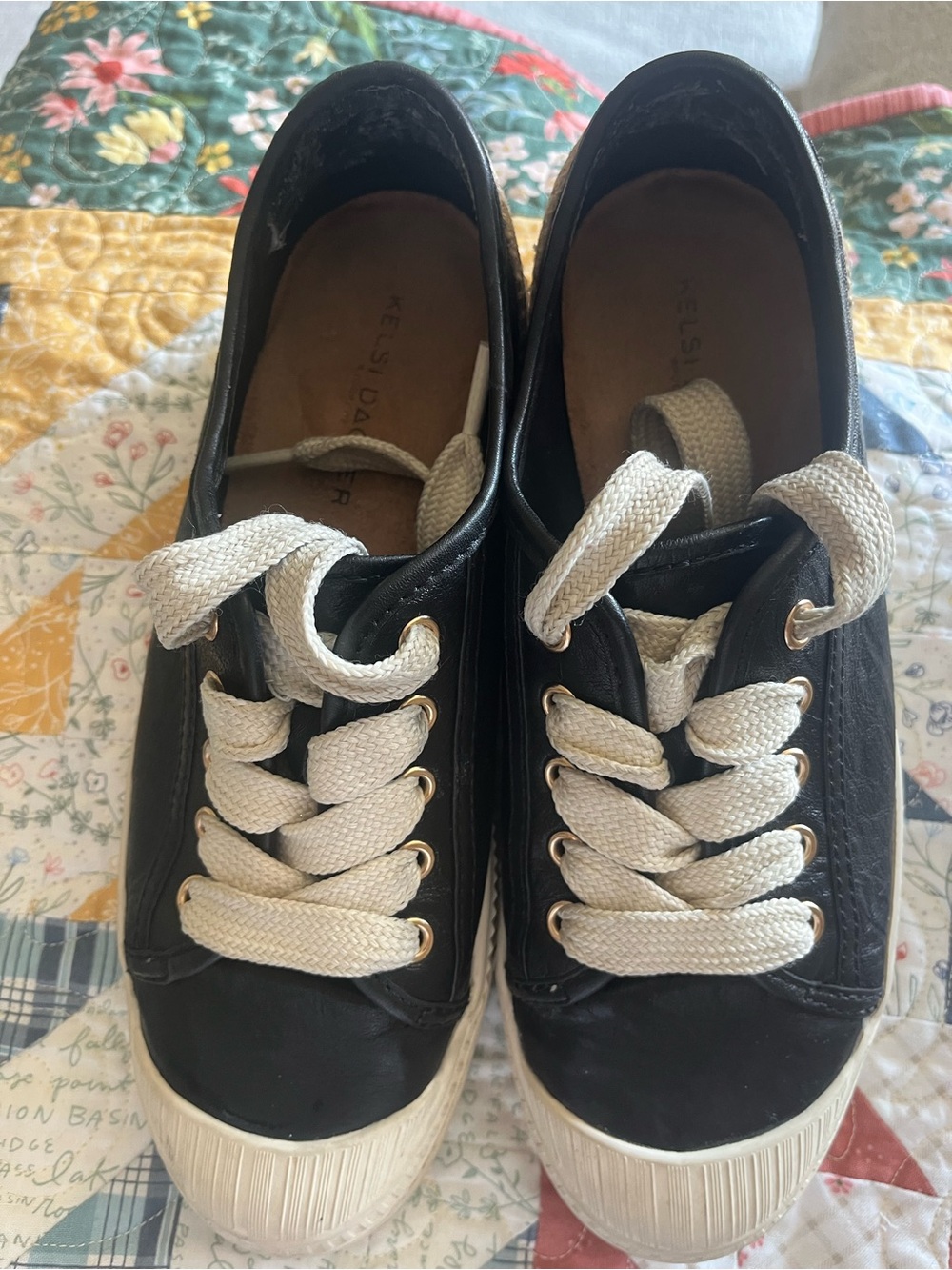 Kelsi Dagger sneaker